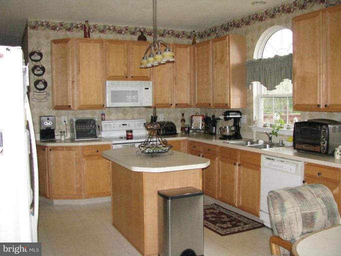 24 Riva Ridge Lane Bear, DE 19701 - Photo 5 of 12 Kitchen
