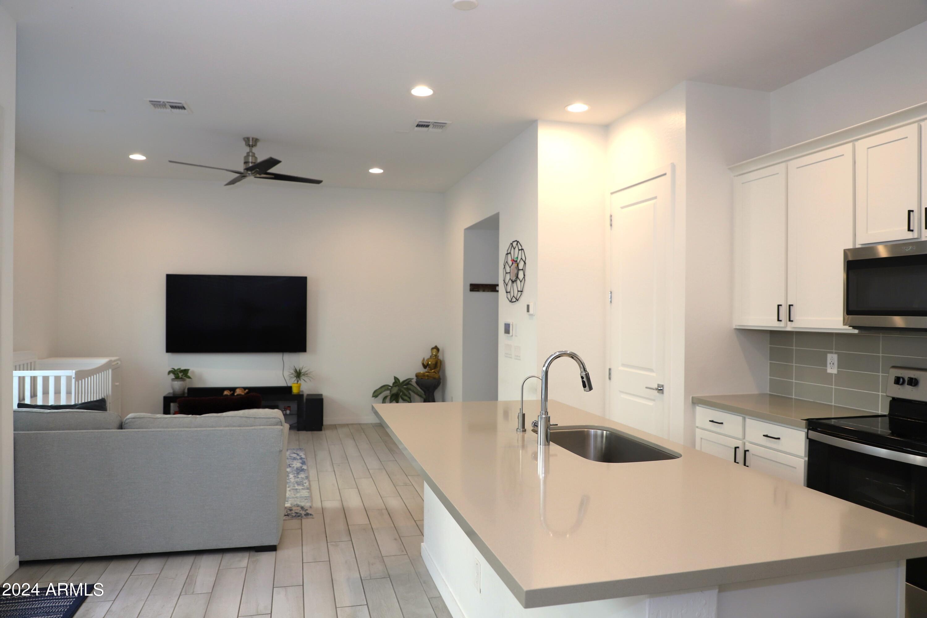 901 South Smith Road, Unit 1059 Tempe, AZ 85281 - Photo 12 of 58 11