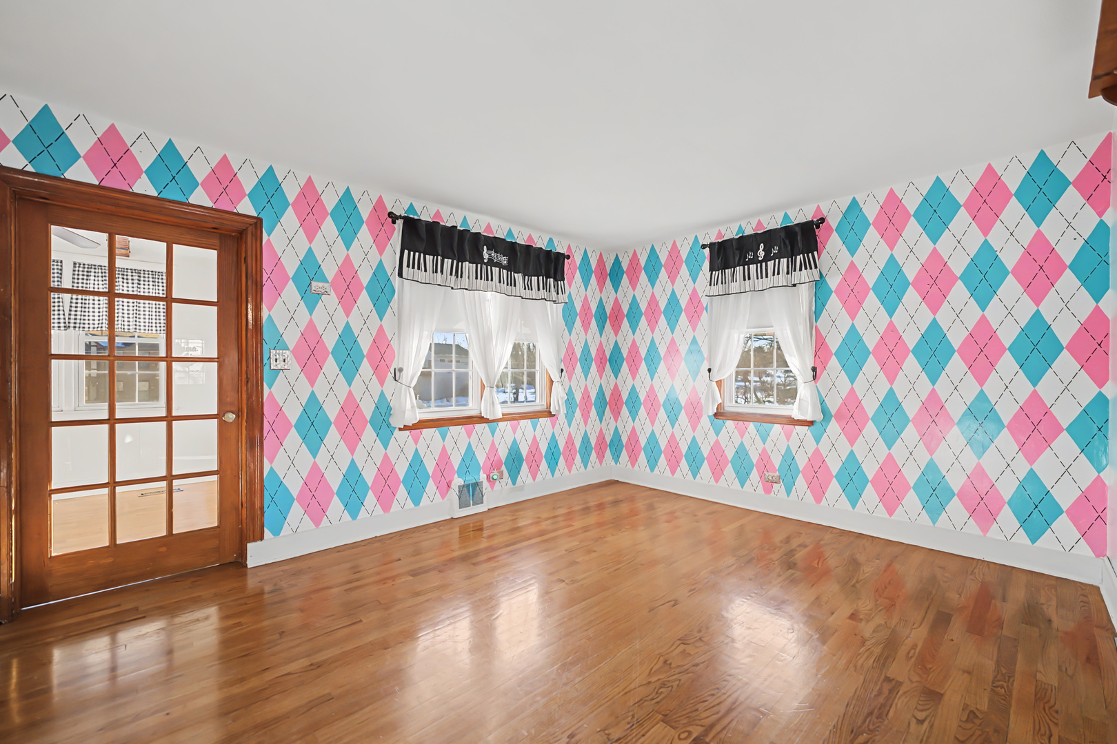 880 Bemis Road Glen Ellyn, IL 60137 - Photo 7 of 50 Gallery Image 7