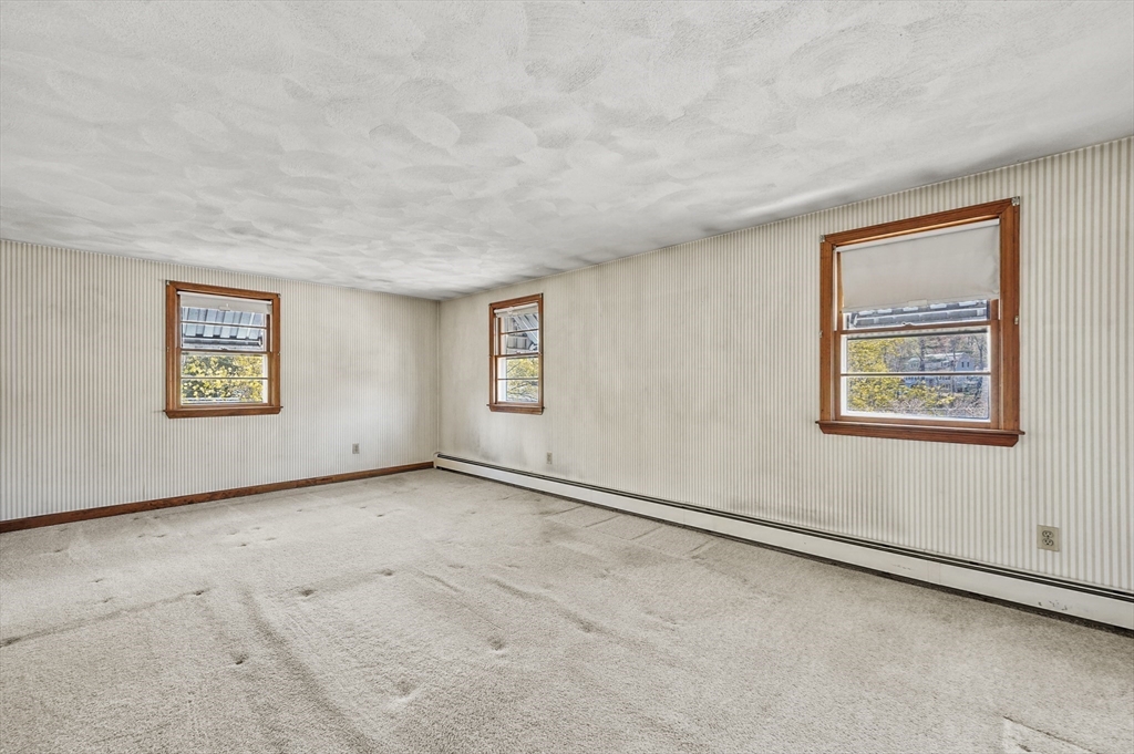 35 Stillwater Road Methuen, MA 01844 - Photo 25 of 42