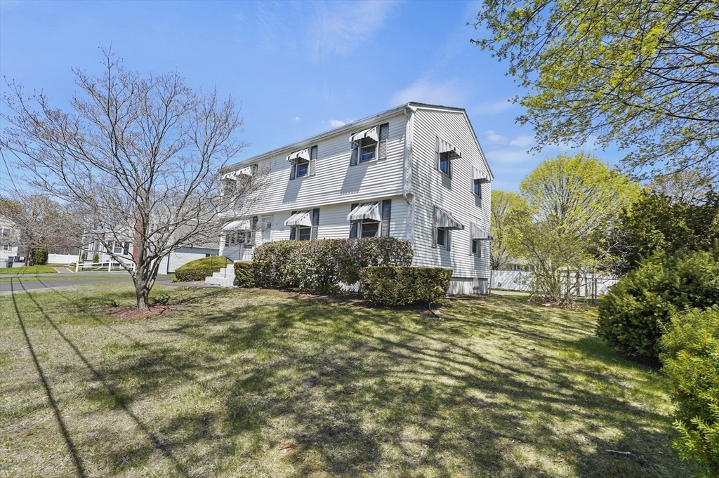 35 Stillwater Road Methuen, MA 01844 - Photo 3 of 42