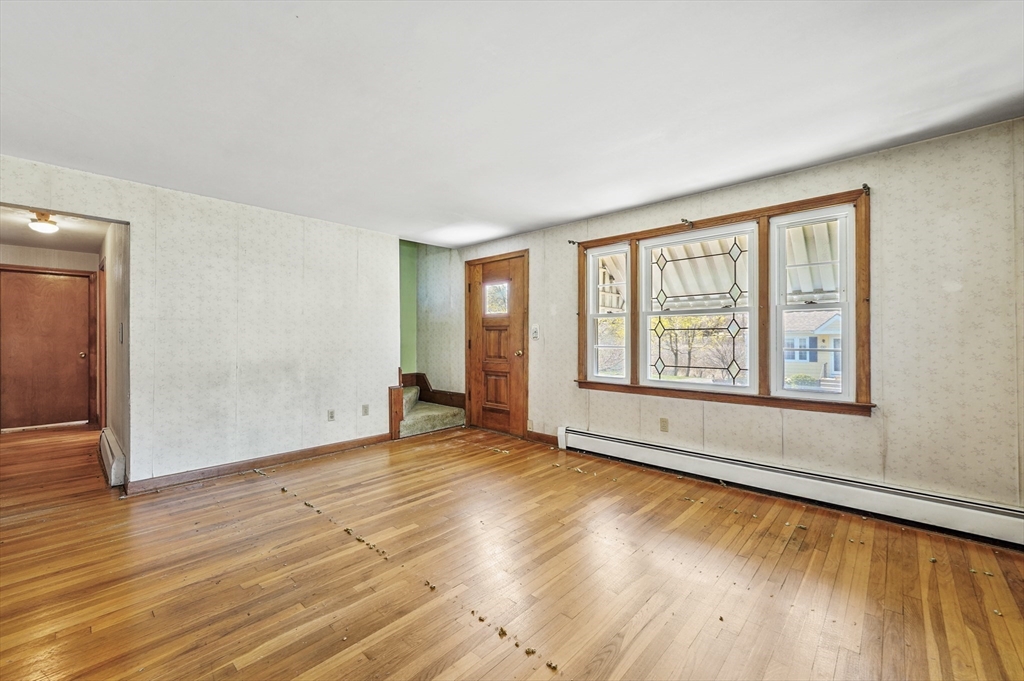 35 Stillwater Road Methuen, MA 01844 - Photo 5 of 42