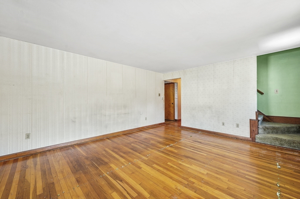 35 Stillwater Road Methuen, MA 01844 - Photo 6 of 42