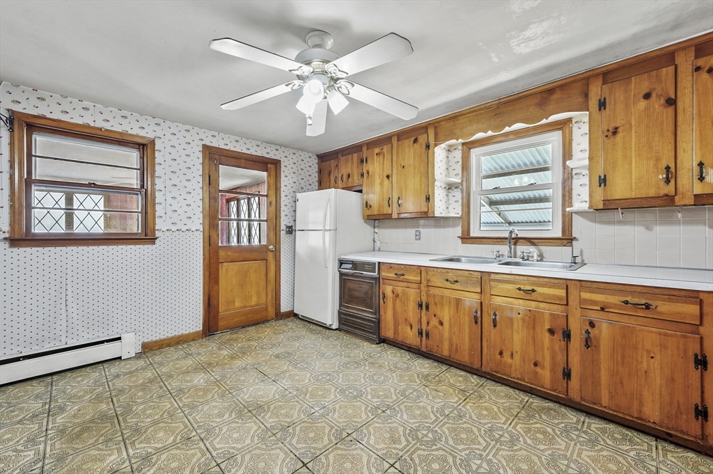 35 Stillwater Road Methuen, MA 01844 - Photo 8 of 42