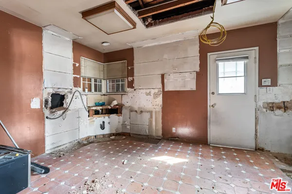 a view of a storage & utility room