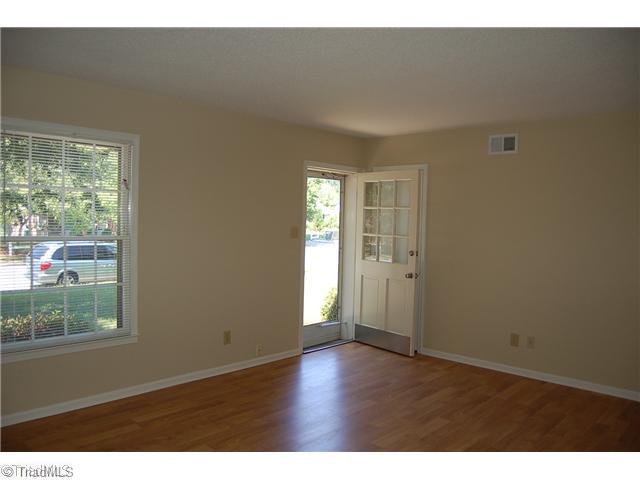 3320 Rockingham Road High Point, NC 27265 - Photo 4 of 15 Living Room.