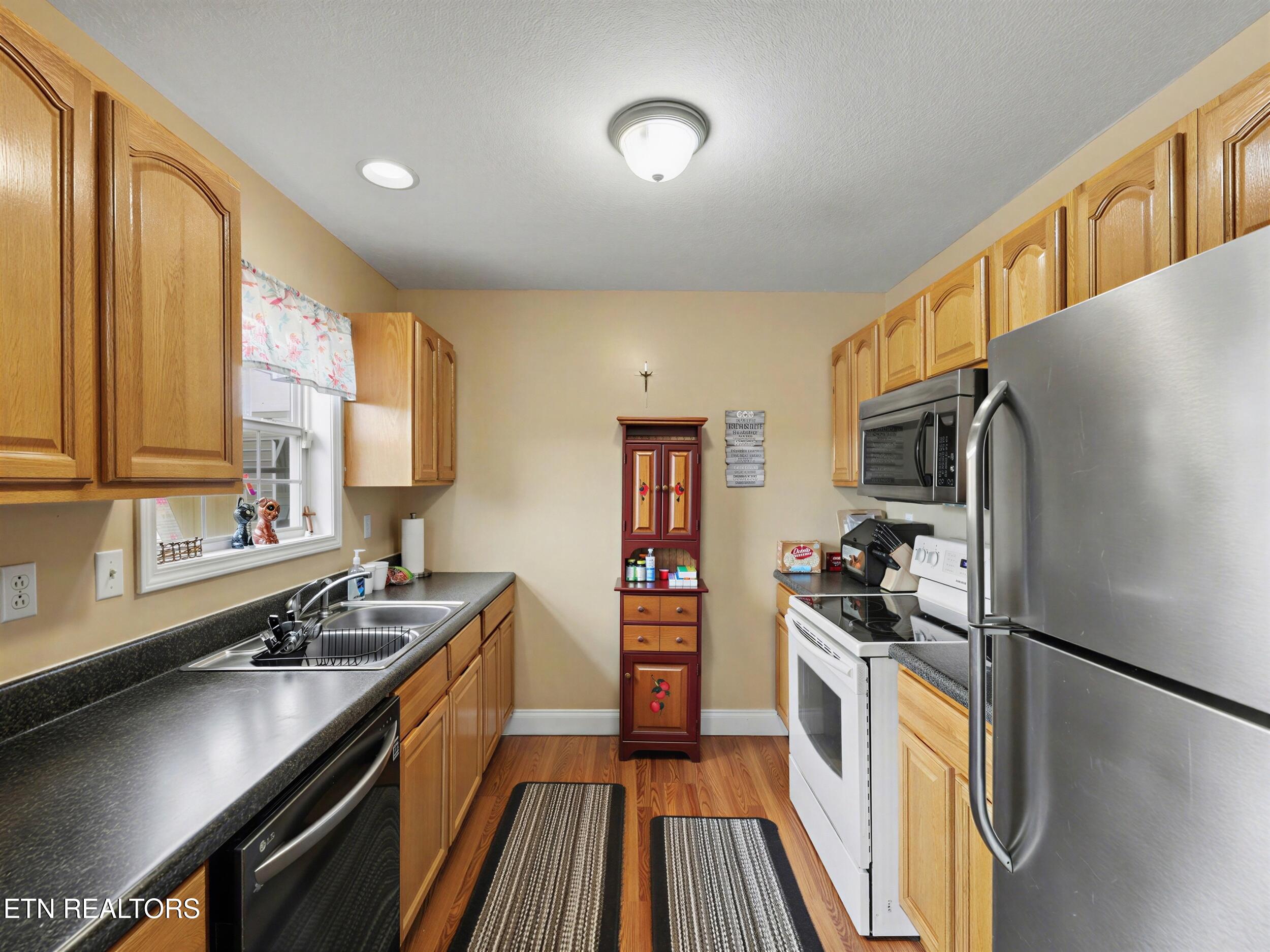 2833 Pinecrest Road Jacksboro, TN 37757 - Photo 13 of 40 23_34