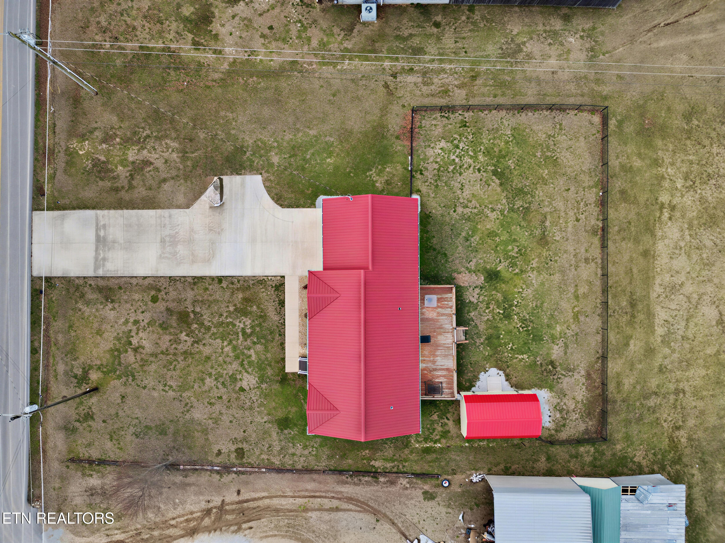 2833 Pinecrest Road Jacksboro, TN 37757 - Photo 36 of 40 34_8