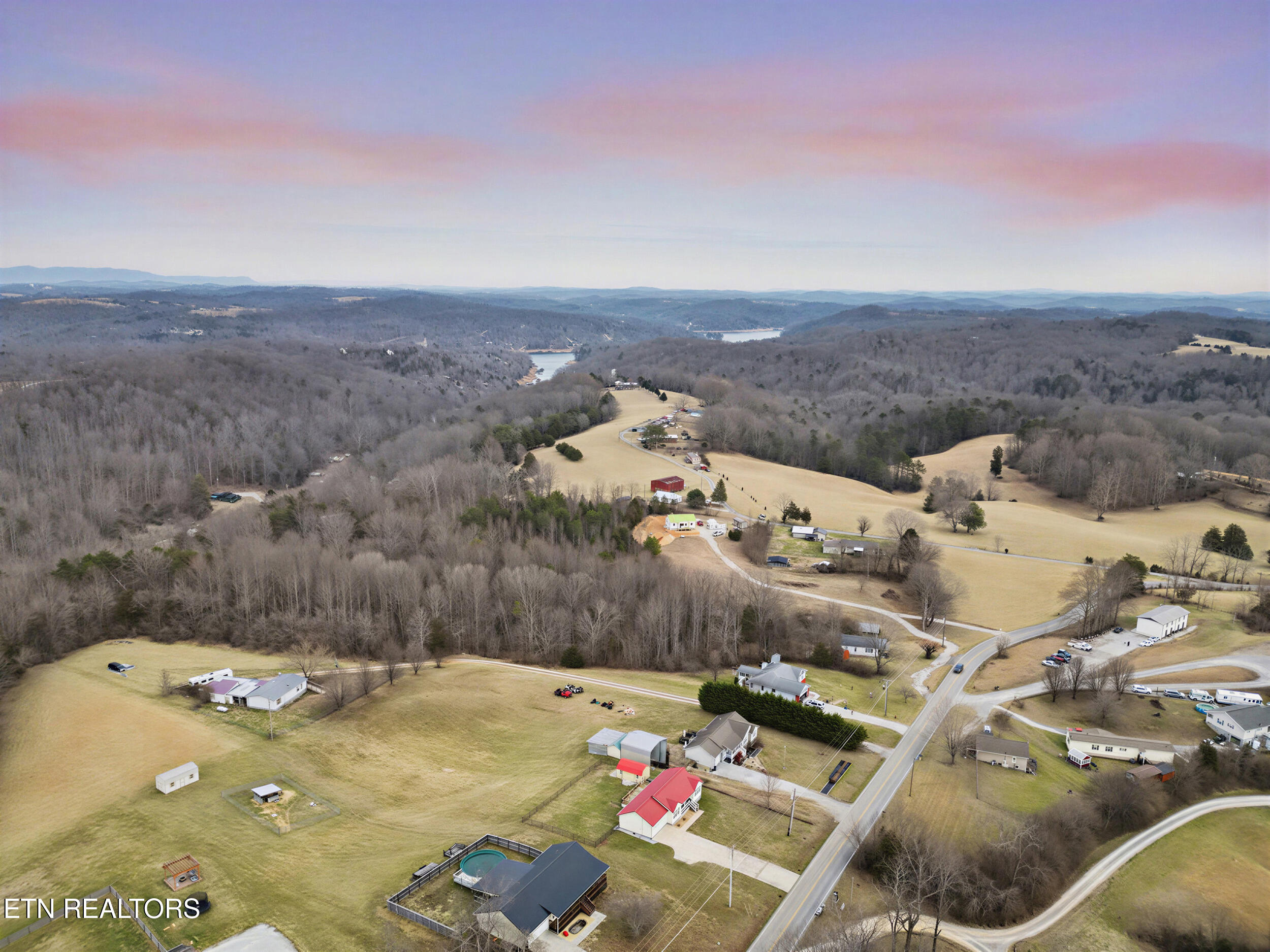 2833 Pinecrest Road Jacksboro, TN 37757 - Photo 38 of 40 38_12