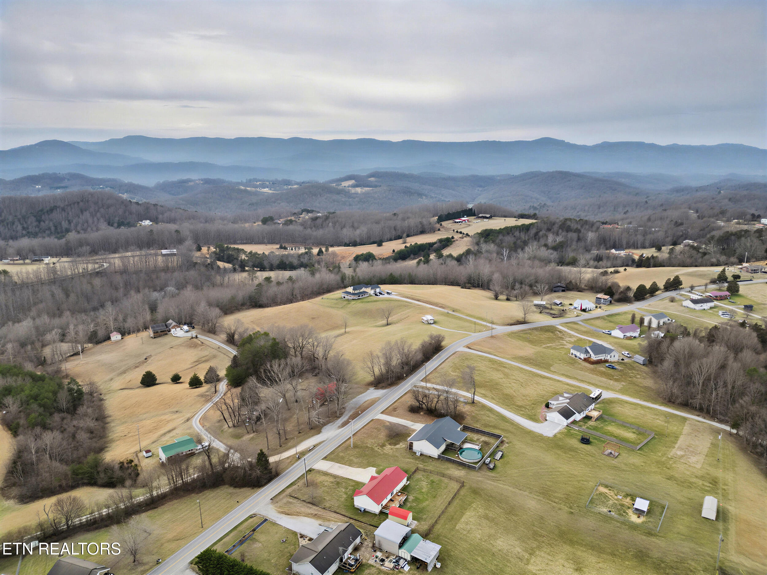 2833 Pinecrest Road Jacksboro, TN 37757 - Photo 40 of 40 41_15