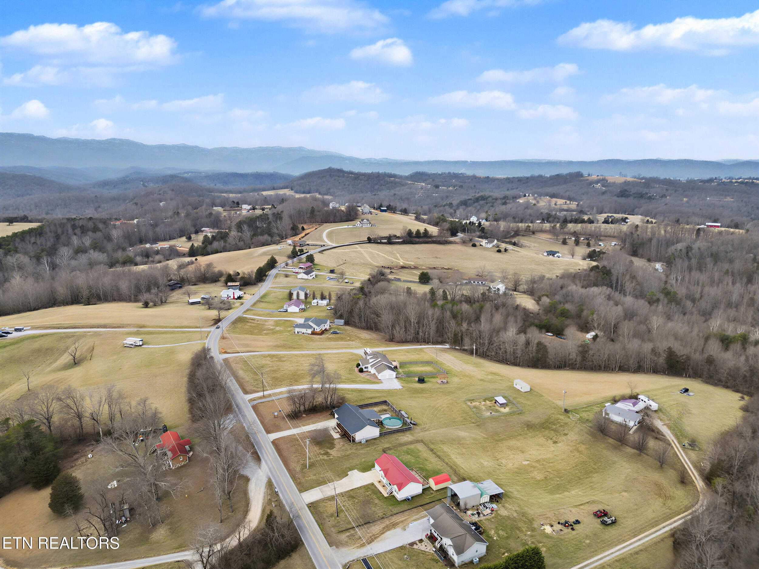 2833 Pinecrest Road Jacksboro, TN 37757 - Photo 4 of 40 40_14