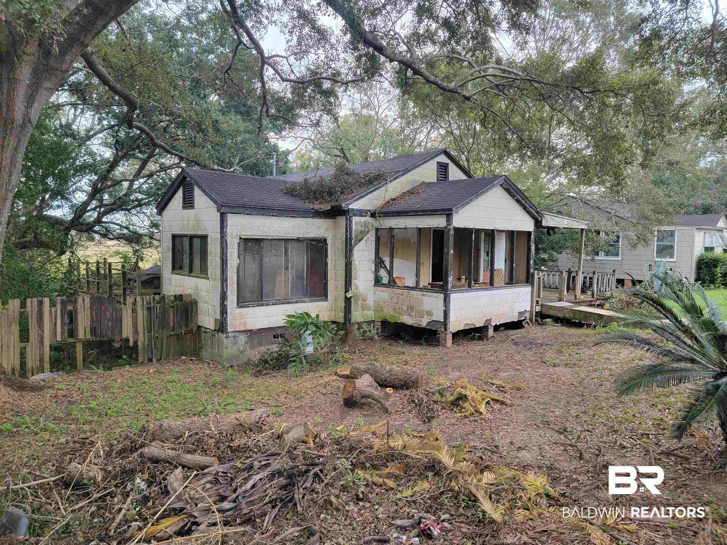 16 Ryan Street Mobile, AL 36611 - Photo 2 of 10