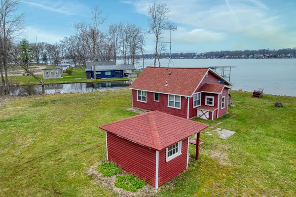 $199,000 | 50479 Delling Drive, Dowagiac, MI 49047