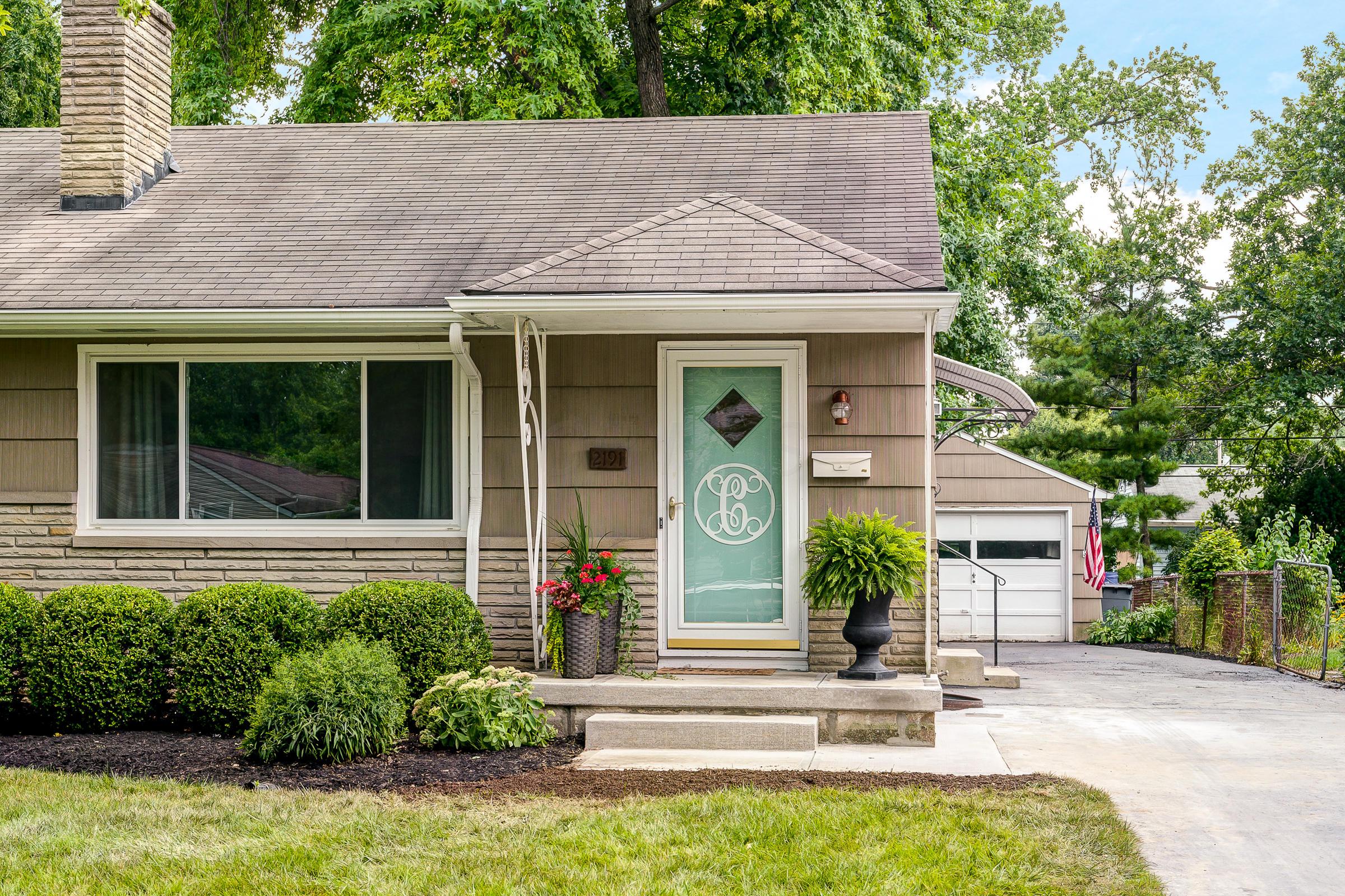 2191 Nottingham Road Columbus, OH 43221 - Photo 2 of 28