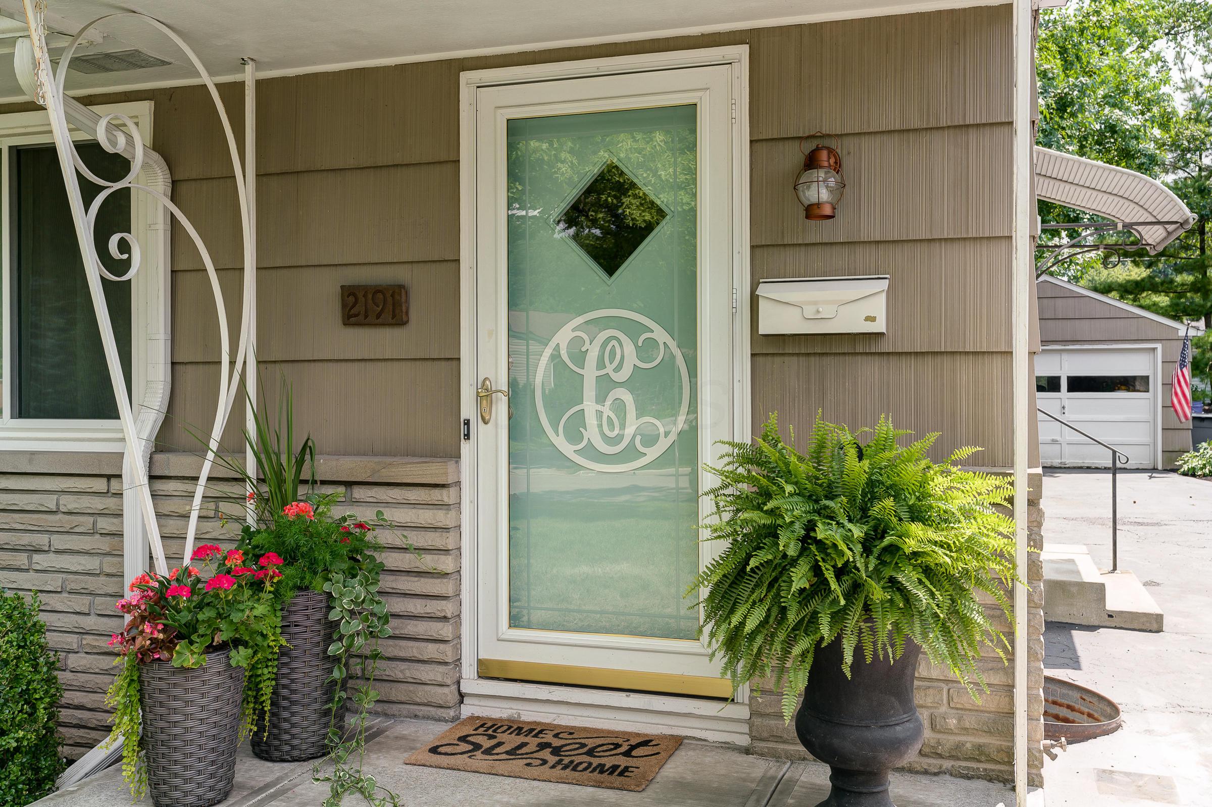 2191 Nottingham Road Columbus, OH 43221 - Photo 3 of 28