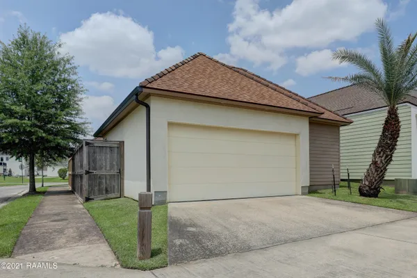 $2,950 | 108 Beaulac Lane, Lafayette, LA 70508