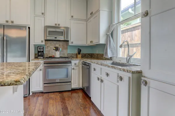 $2,950 | 108 Beaulac Lane, Lafayette, LA 70508