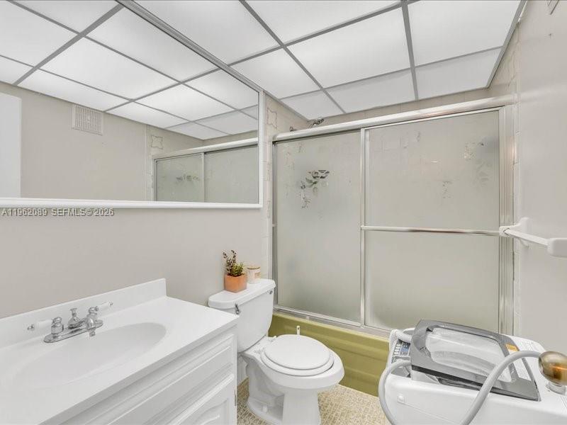 469 North Pine Island Road, Unit B305 Plantation, FL 33324 - Photo 25 of 32