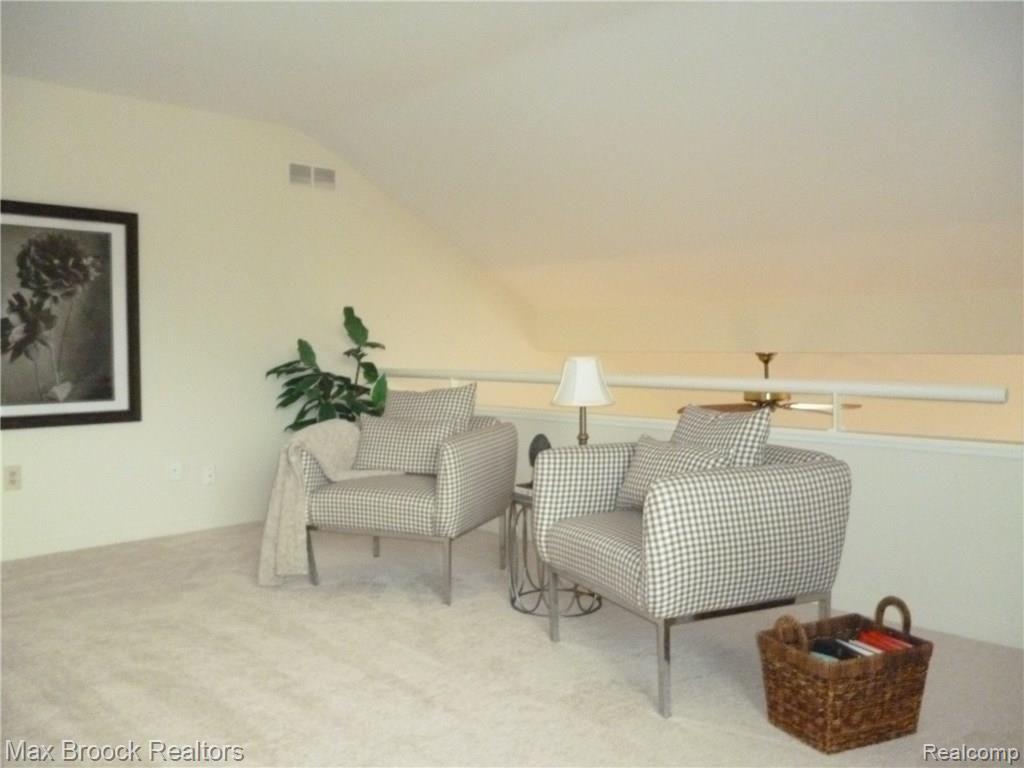 698 Charing Court Rochester Hills, MI 48307 - Photo 25 of 28