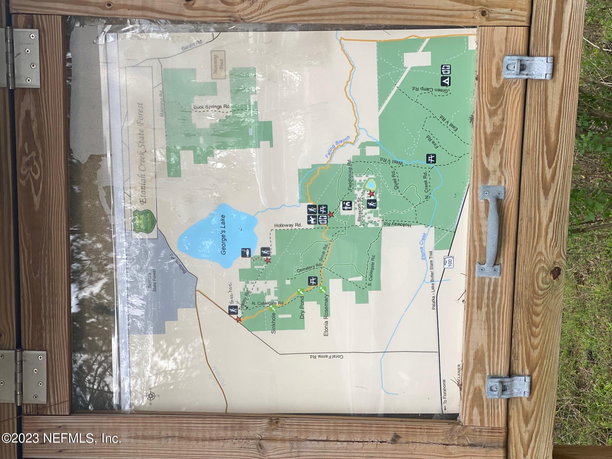 102 Sculpin Drive Florahome, FL 32140 - Photo 17 of 21 a picture of a bathroom with a mirror