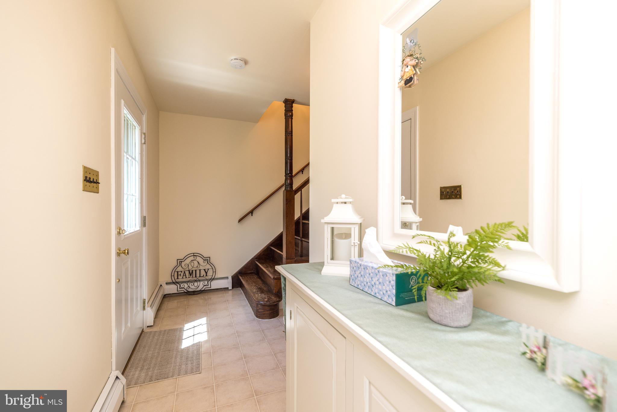 562 Headquarters Road Ottsville, PA 18942 - Photo 14 of 44 Entry