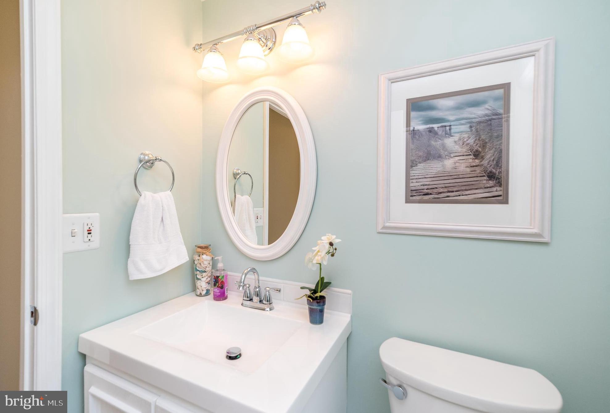 562 Headquarters Road Ottsville, PA 18942 - Photo 26 of 44 Hall Bath