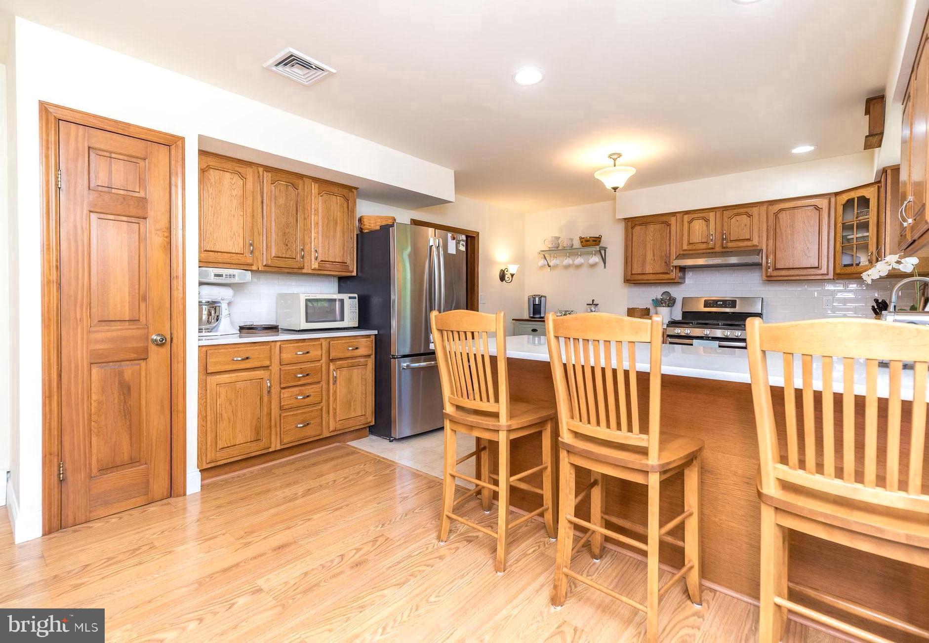 562 Headquarters Road Ottsville, PA 18942 - Photo 9 of 44 Kitchen breakfast bar