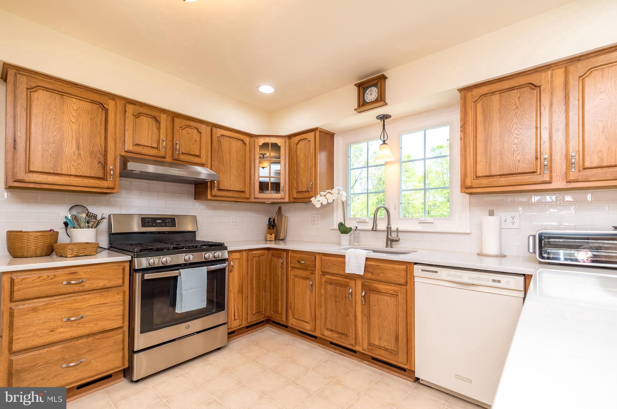 562 Headquarters Road Ottsville, PA 18942 - Photo 10 of 44 Beautiful quartz countertops