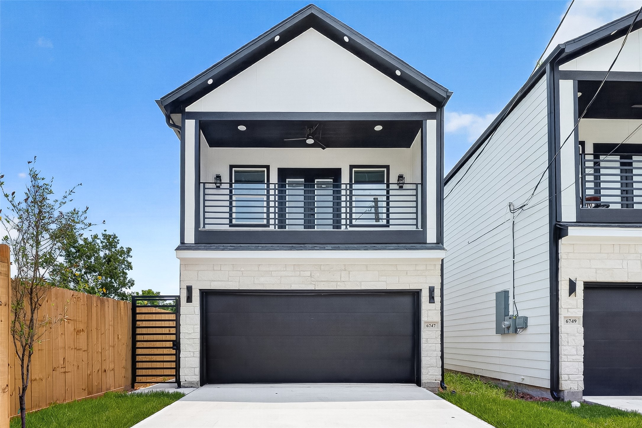 6747 Liverpool Street Houston, TX 77021 - Photo 1 of 38 Newly built modern home in the University Area featuring a spacious covered balcony, extended driveway, and 2-car attached garage. Ideal for short-term rental opportunities.