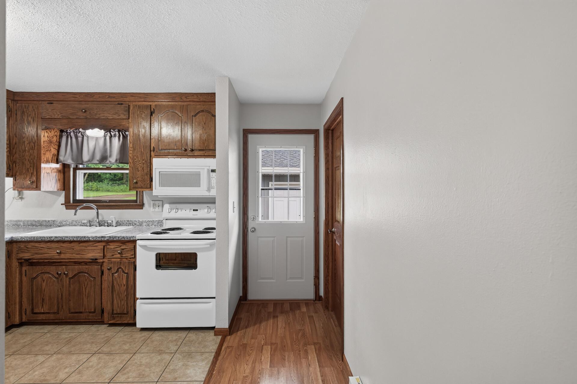 843 Yellowstone Trail Hudson, WI 54016 - Photo 8 of 29