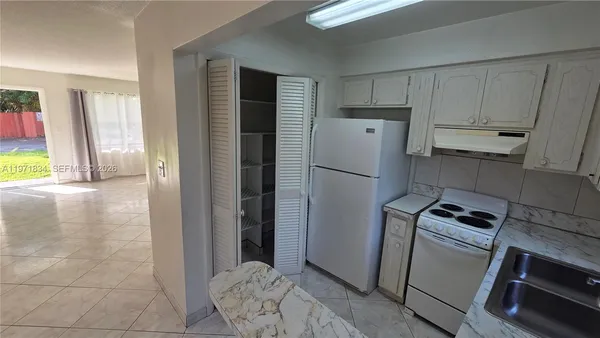 $1,350 | 2420 Johnson Street, Unit 104, Hollywood, FL 33020