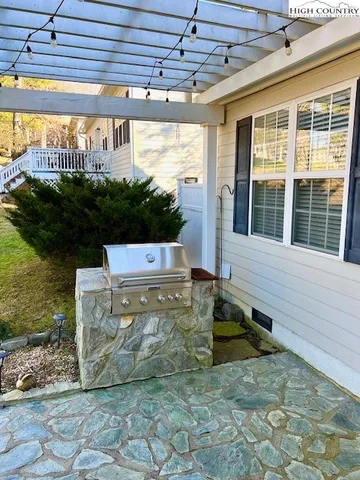 $373,000 | 144 Laurel Cottage Lane, Thurmond, NC 28683