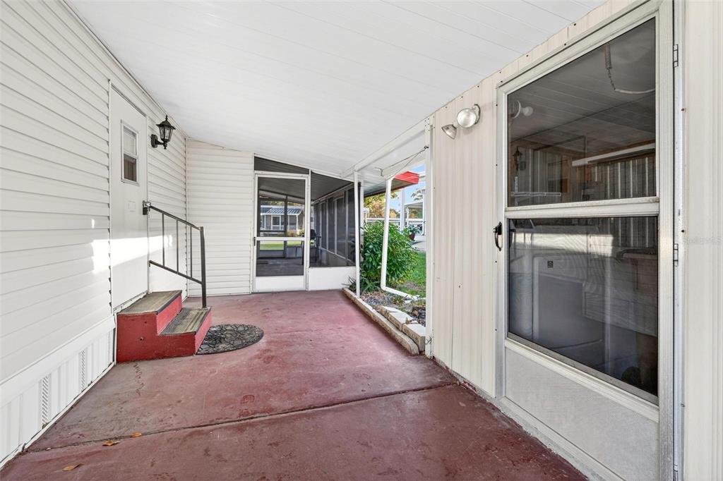 684 Cindi Avenue Leesburg, FL 34788 - Photo 8 of 60 a backyard of a house with seating space