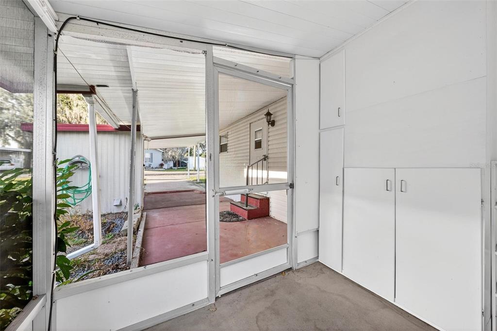 684 Cindi Avenue Leesburg, FL 34788 - Photo 10 of 60 a view of a hallway with interior of the house