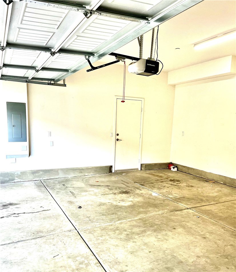 4255 Vermillion Court Riverside, CA 92505 - Photo 7 of 20 a view of a ocean with a roof