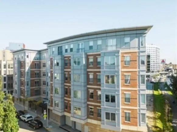 $4,950 | 16 Miner Street, Unit 403, Boston, MA 02215