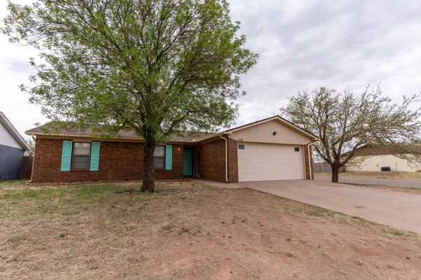 $1,600 | 6135 38th Street, Lubbock, TX 79407