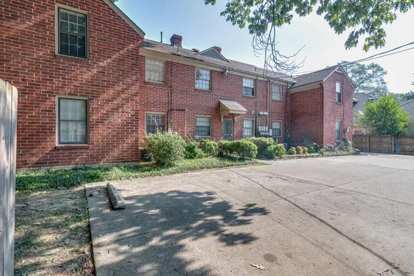 $1,350 | 1885 Peabody Avenue, Unit 4, Memphis, TN 38104