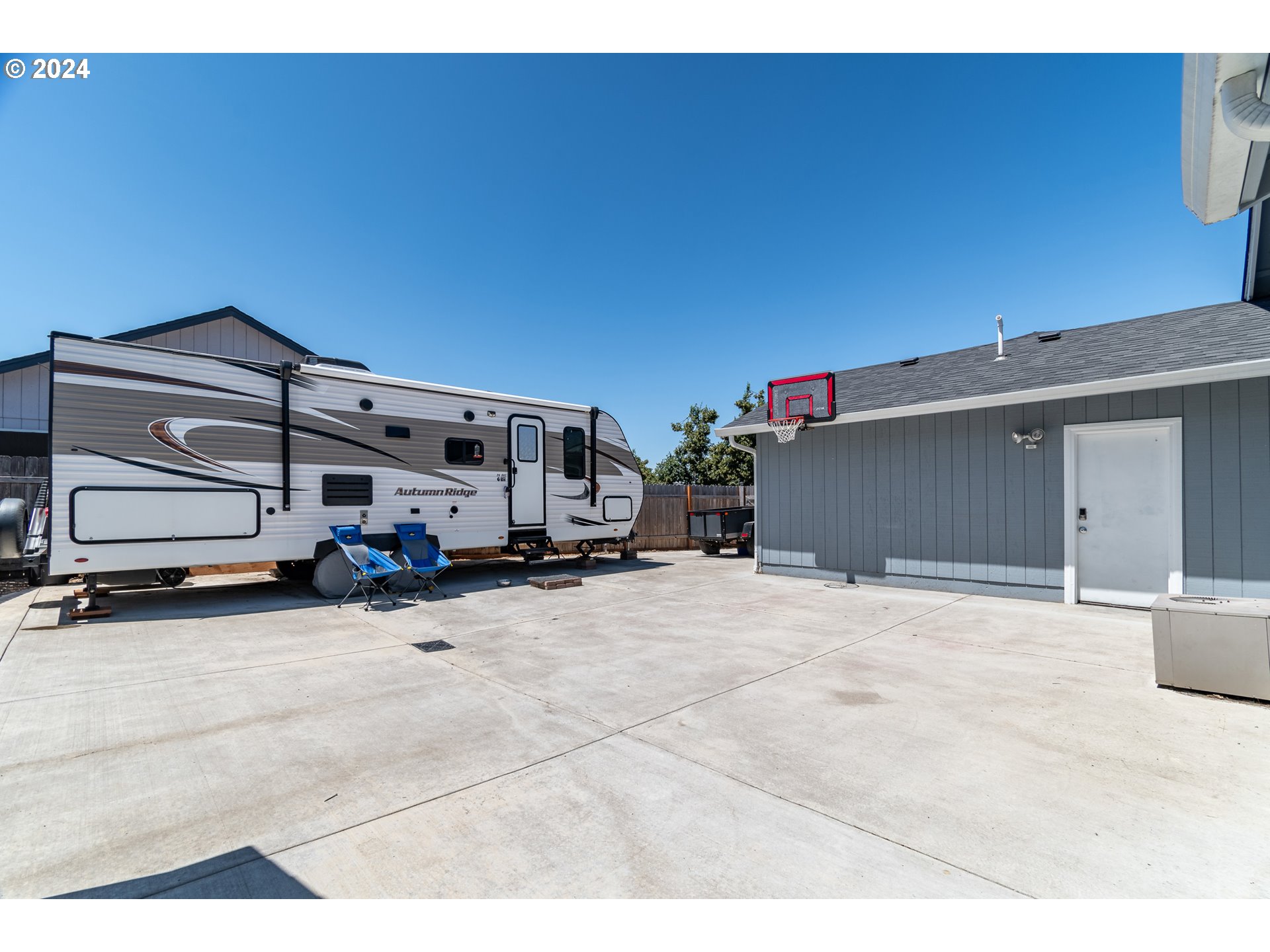 7345 B Street Springfield, OR 97478 - Photo 40 of 48 a view of a car garage
