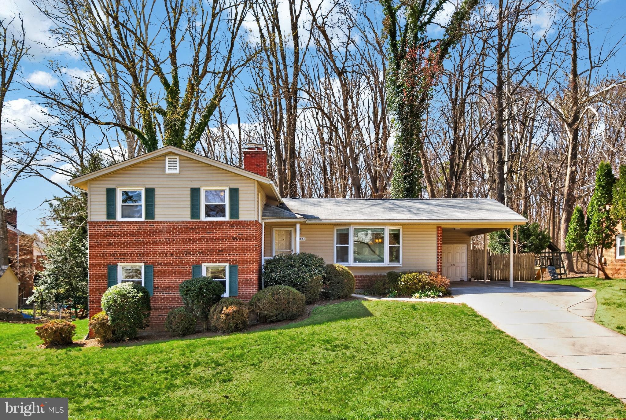 11004 Oakwood Street Silver Spring, MD 20901 - Photo 1 of 35 a view of a yard in front of house