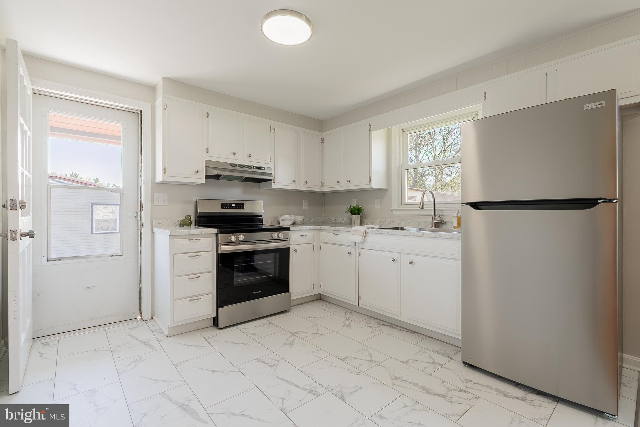 329 Dutch Mount Mount Jackson, VA 22842 - Photo 18 of 50 Bright and modern kitchen oasis.