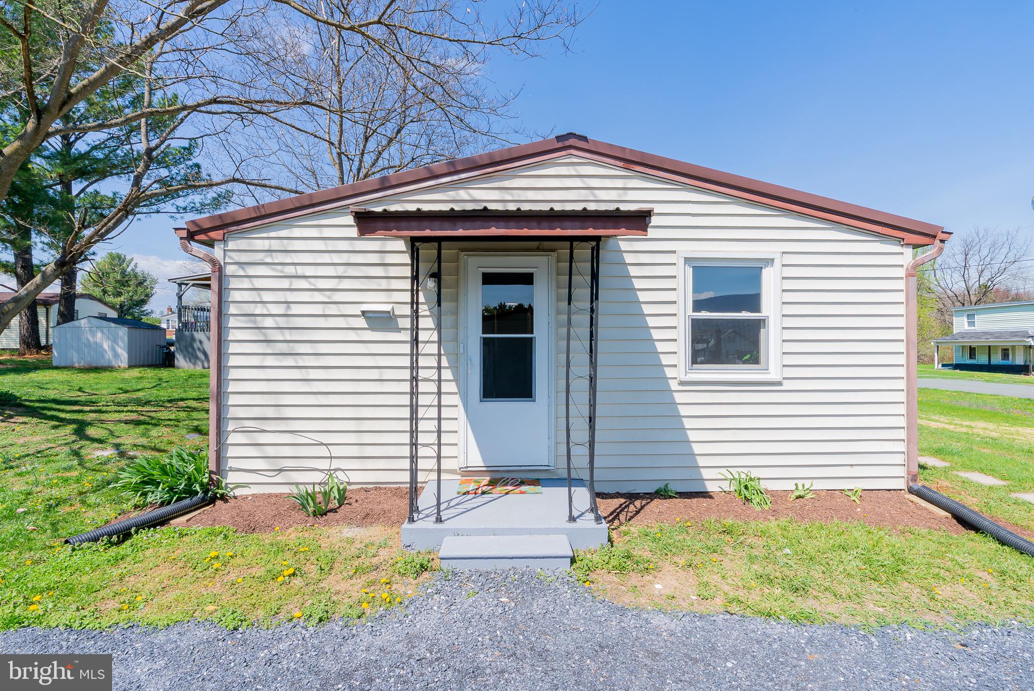 329 Dutch Mount Mount Jackson, VA 22842 - Photo 35 of 50 Charming home with inviting entrance.