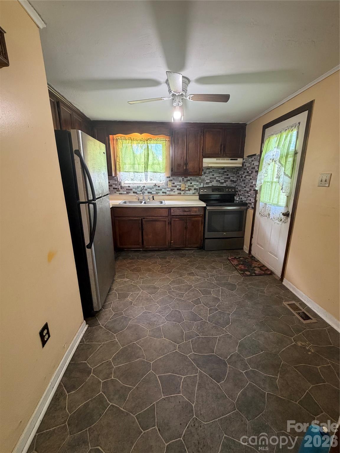 133 Mill Street Chester, SC 29706 - Photo 2 of 27