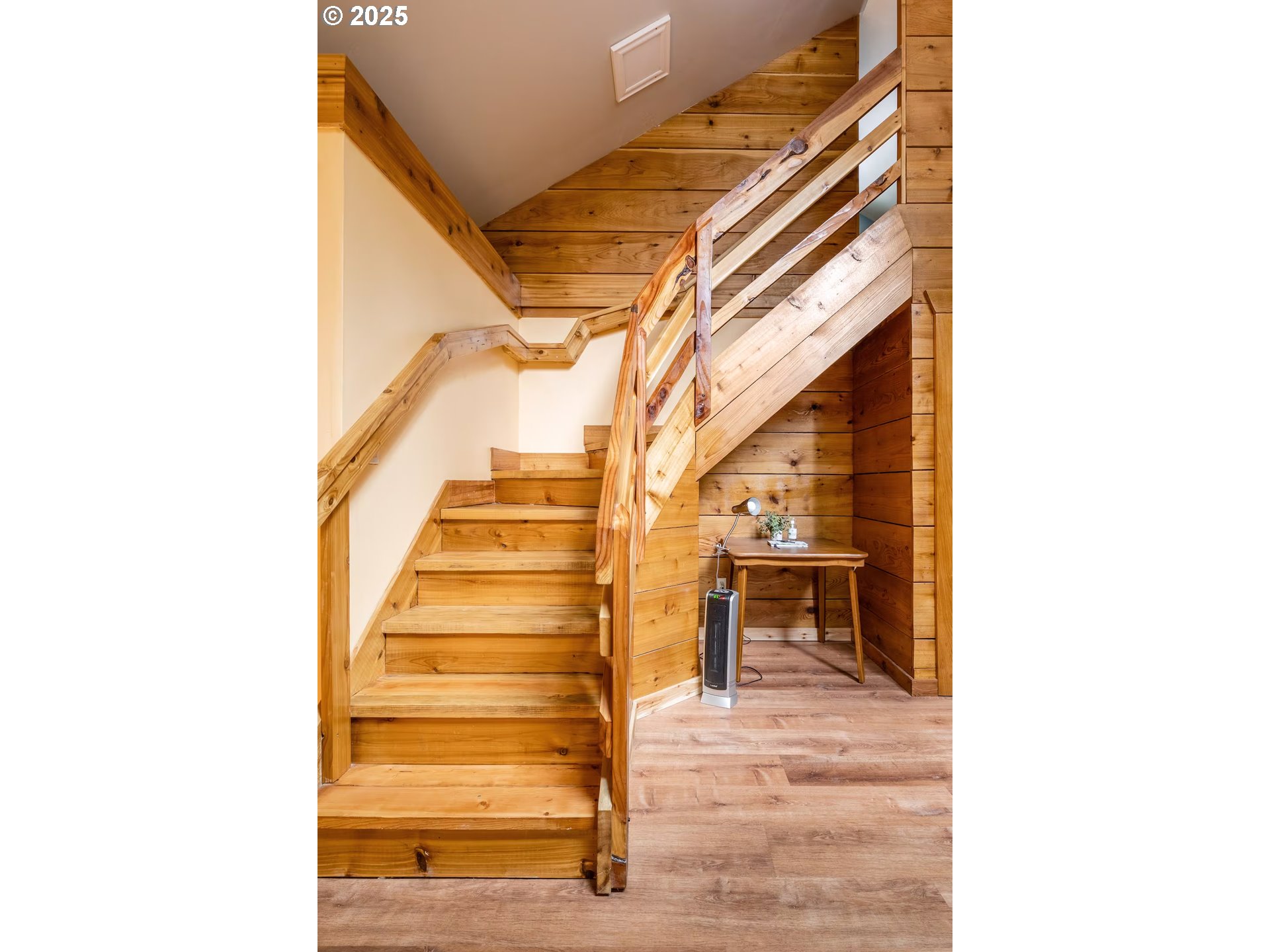 71010 Mc Farland Road Rhododendron, OR 97049 - Photo 16 of 34 a view of entryway and hall