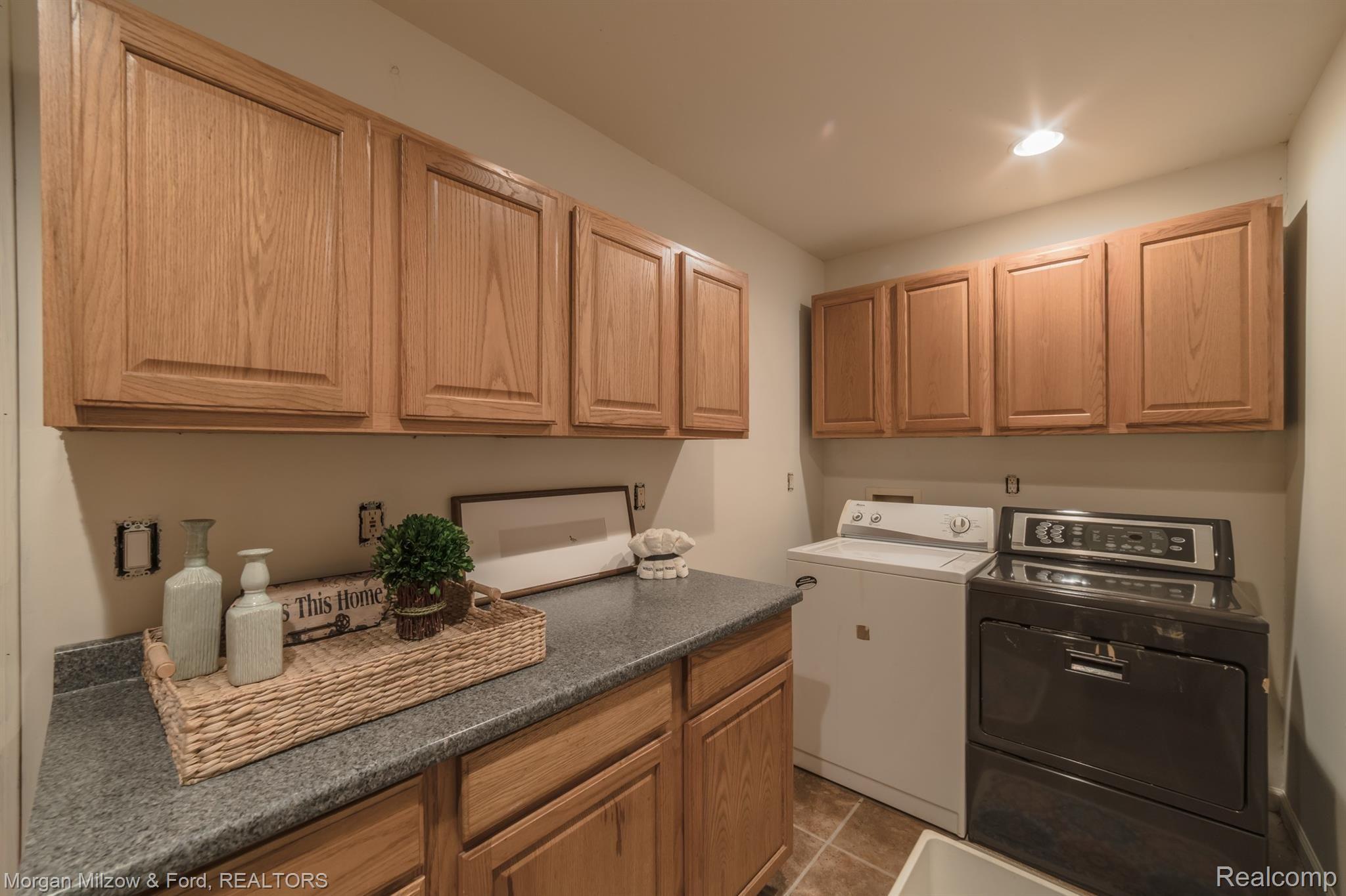 1893 White Lake Road Highland, MI 48356 - Photo 21 of 48 1893 White Lake Road (21).jpg