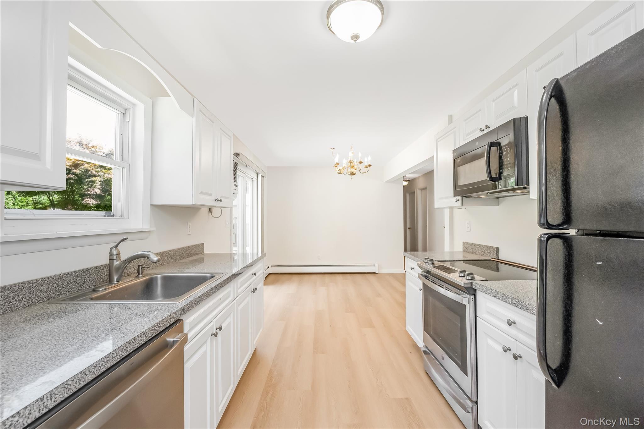 93 Raynor Road Ridge, NY 11961 - Photo 17 of 31 Gallery Image 17