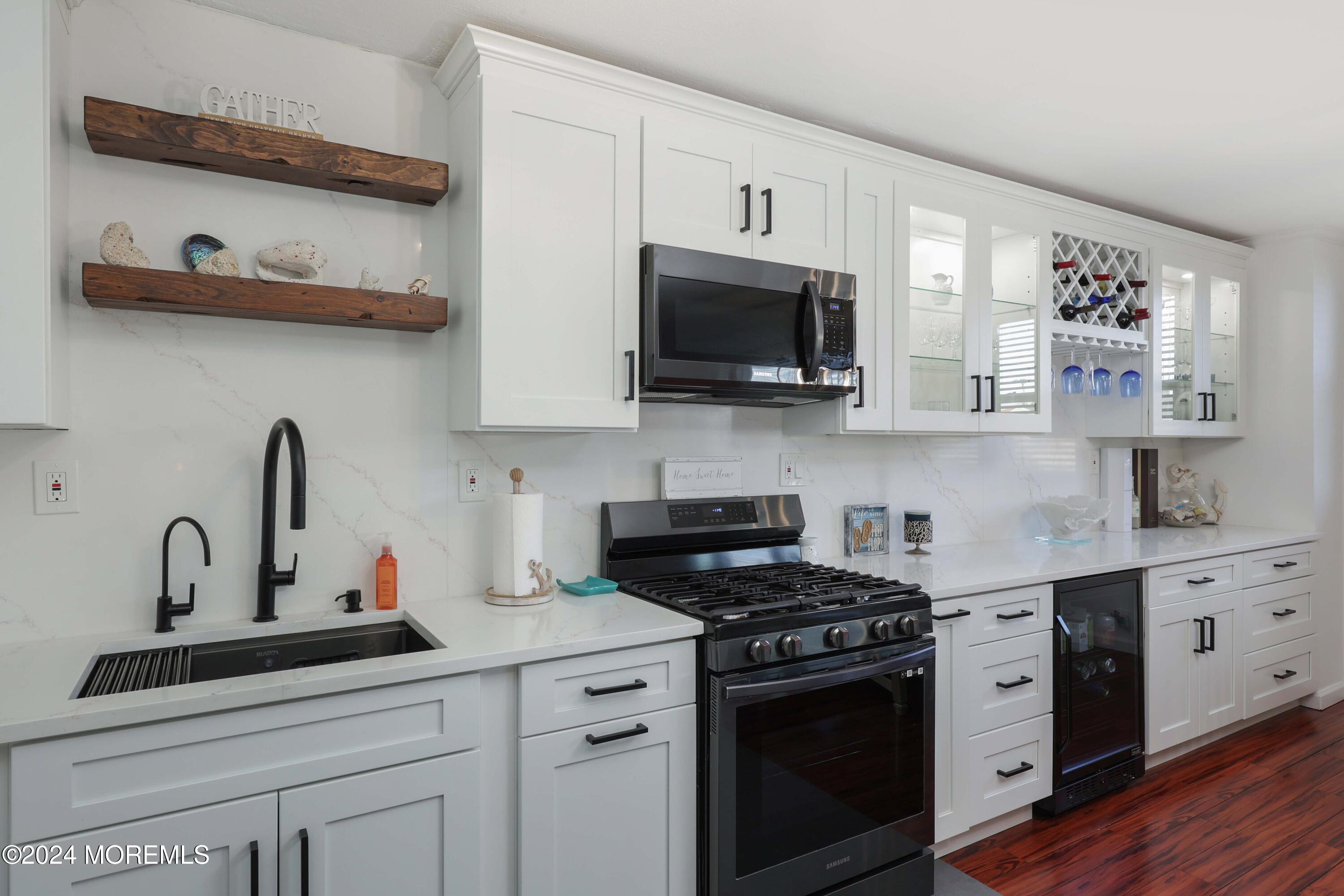 675 Ocean Avenue, Unit 2L Long Branch, NJ 07740 - Photo 14 of 34 758A9921