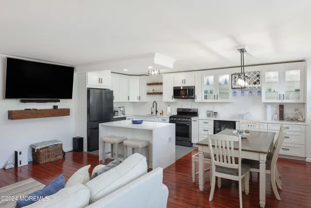 $3,750 | 675 Ocean Avenue, Unit 2L, Long Branch, NJ 07740