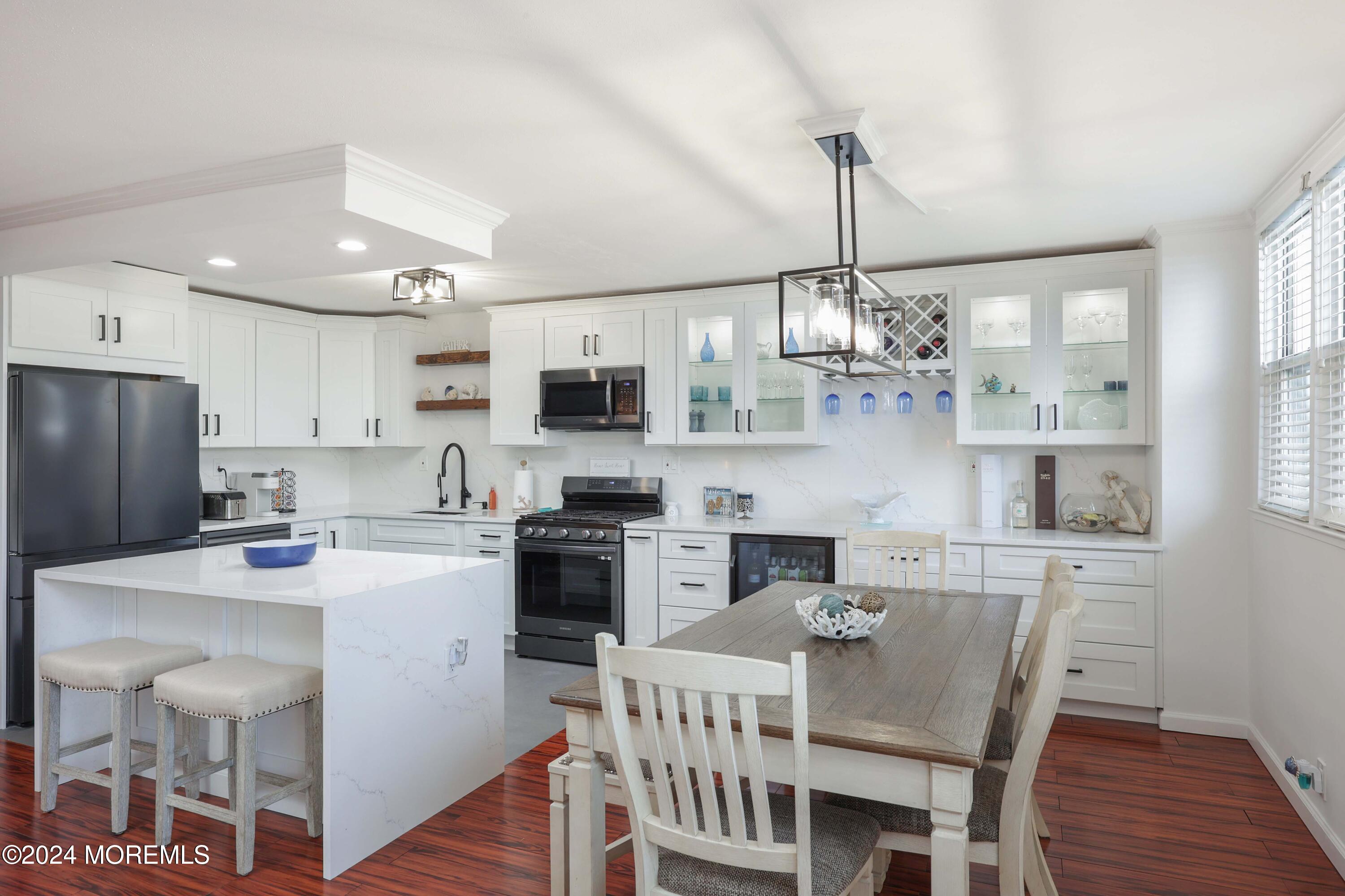 675 Ocean Avenue, Unit 2L Long Branch, NJ 07740 - Photo 17 of 34 758A9882