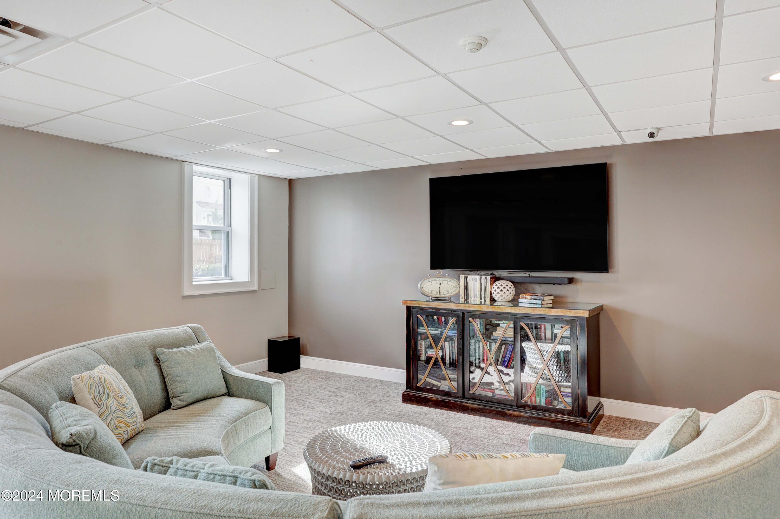 675 Ocean Avenue, Unit 2L Long Branch, NJ 07740 - Photo 31 of 34 758A9997